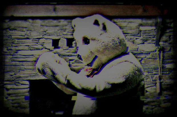 ตำนานสยอง!! “รายการปริศนาของชายชุดหมี” ที่จับเด็กๆ มาบูชายัญ!!