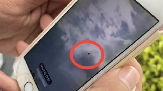 ฮือฮา! นักศึกษาเชียงใหม่ ถ่ายภาพคล้าย UFO ลอยเหนือดอยสุเทพ